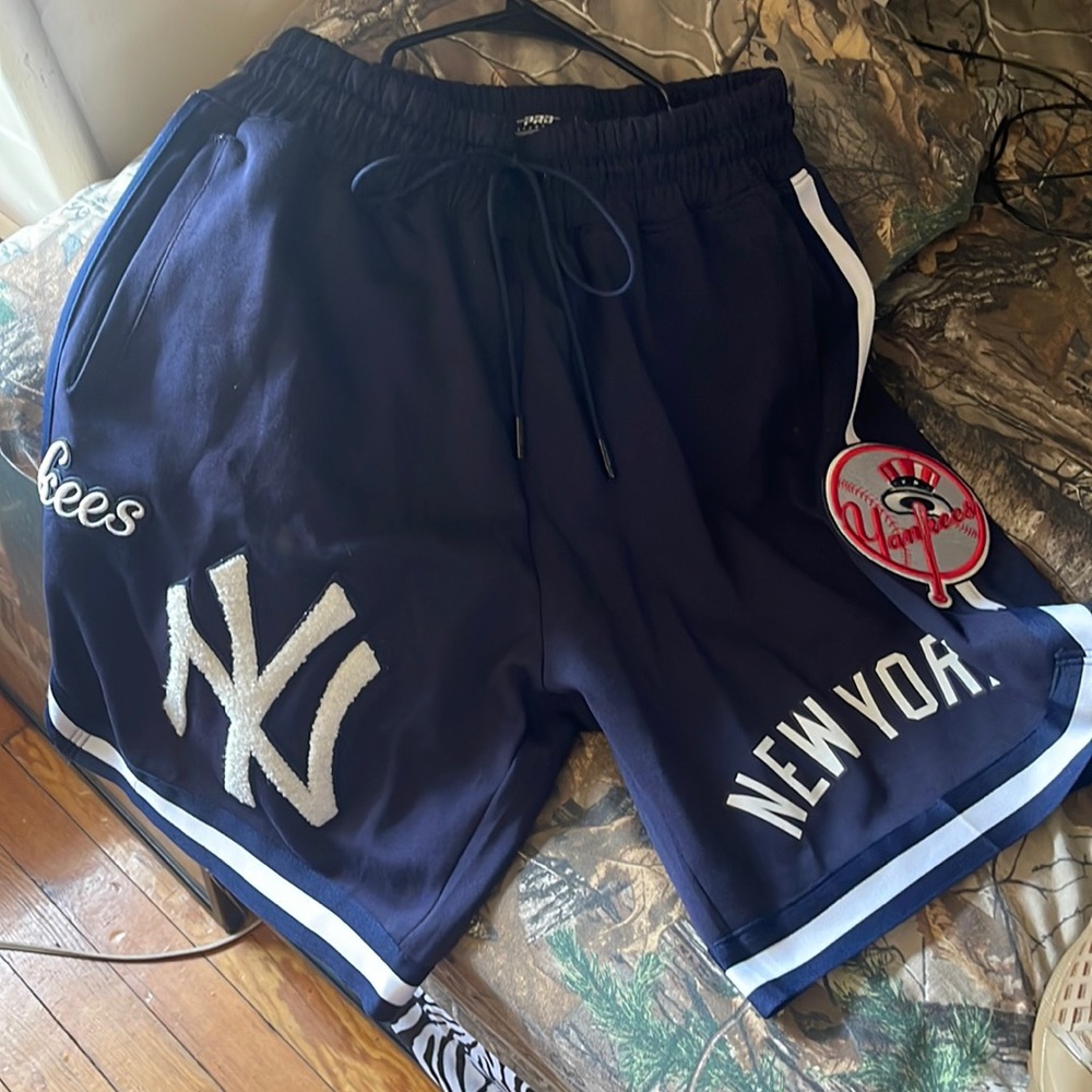 New York Yankees (basketball style) shorts
